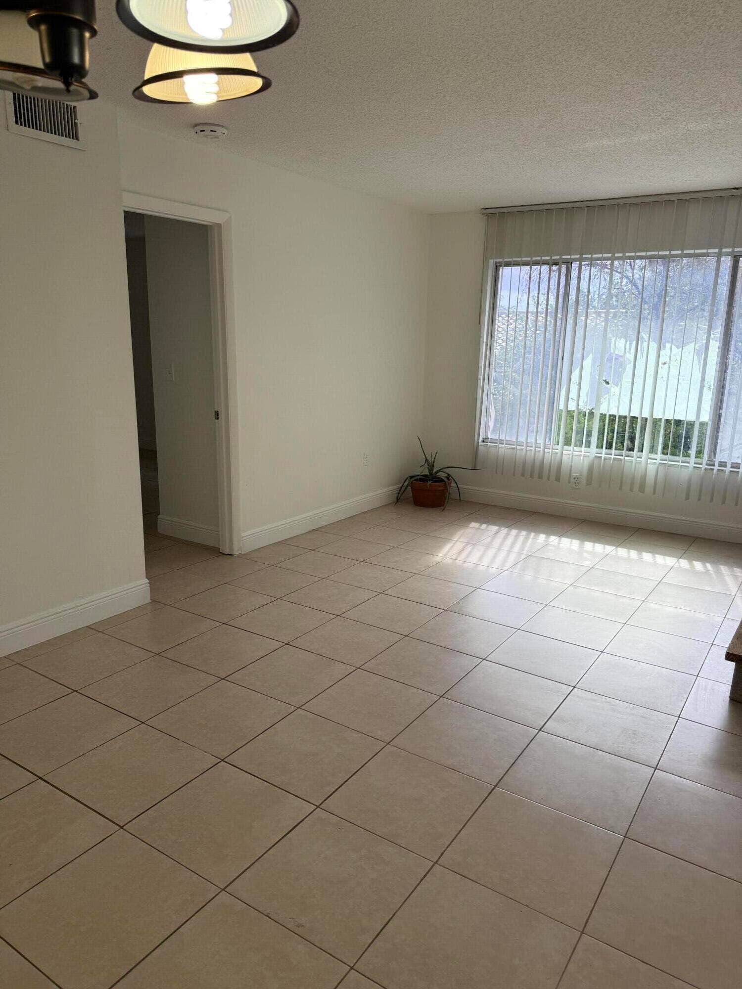 3280 NW 103RD Terrace, #204-A, Coral Springs, FL 33065 IMG_3408