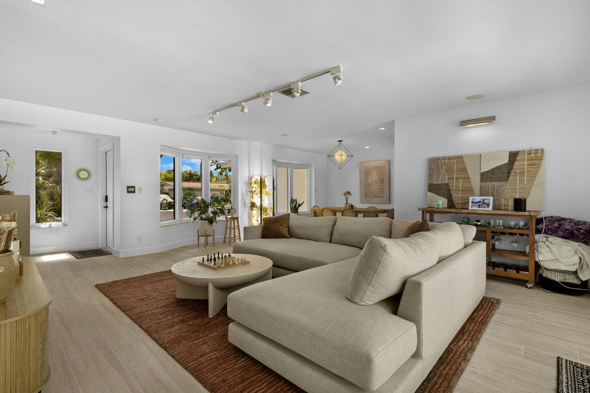 6630 NE 21st Avenue, Fort Lauderdale, Fort Lauderdale, FL 33308 13_accutour_ 02 6630-ne-21st-ave _014