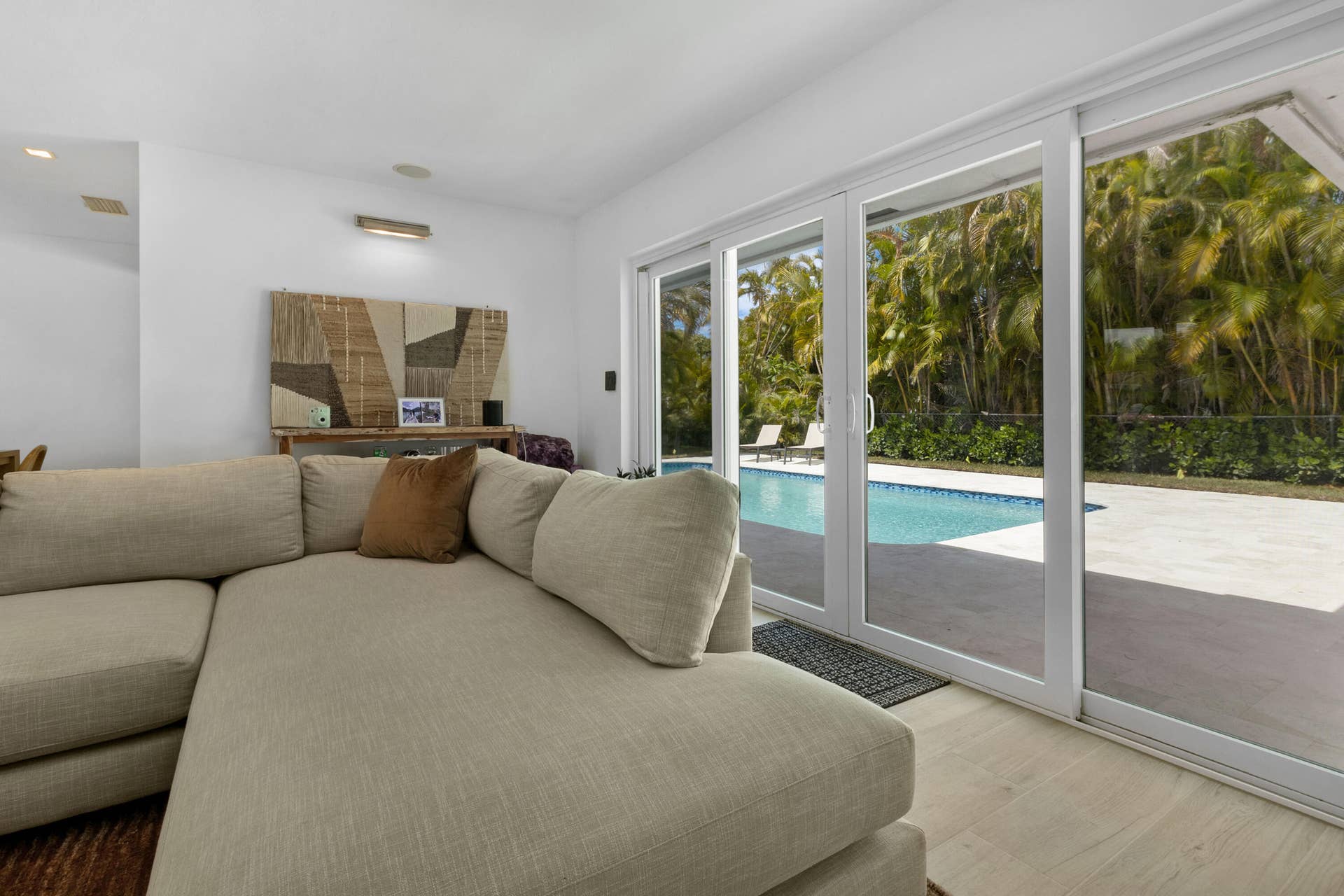 6630 NE 21st Avenue, Fort Lauderdale, Fort Lauderdale, FL 33308 14_accutour_ 02 6630-ne-21st-ave _015