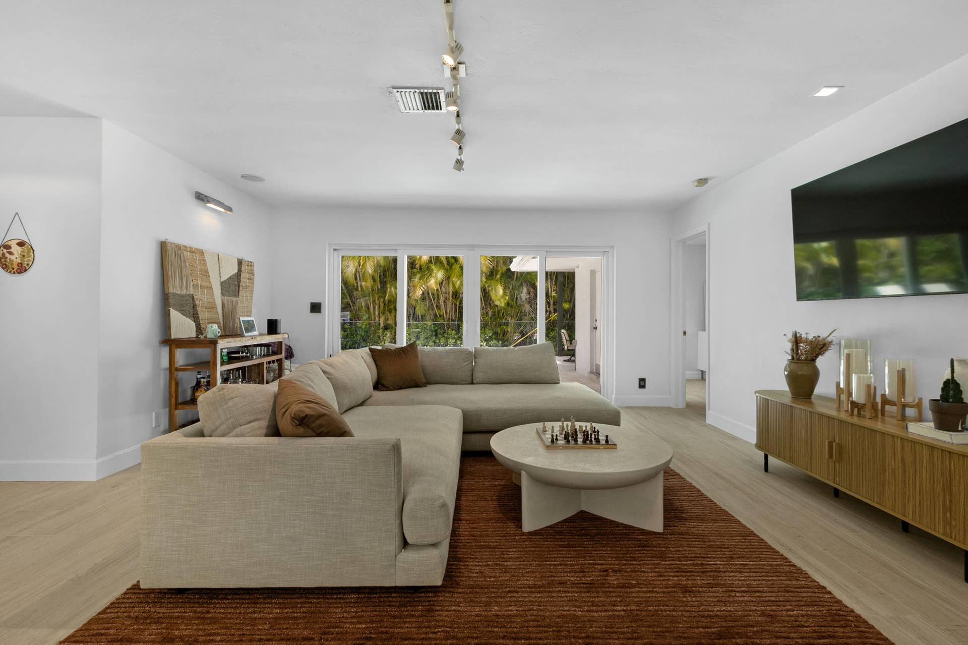 6630 NE 21st Avenue, Fort Lauderdale, Fort Lauderdale, FL 33308 11_accutour_ 02 6630-ne-21st-ave _012
