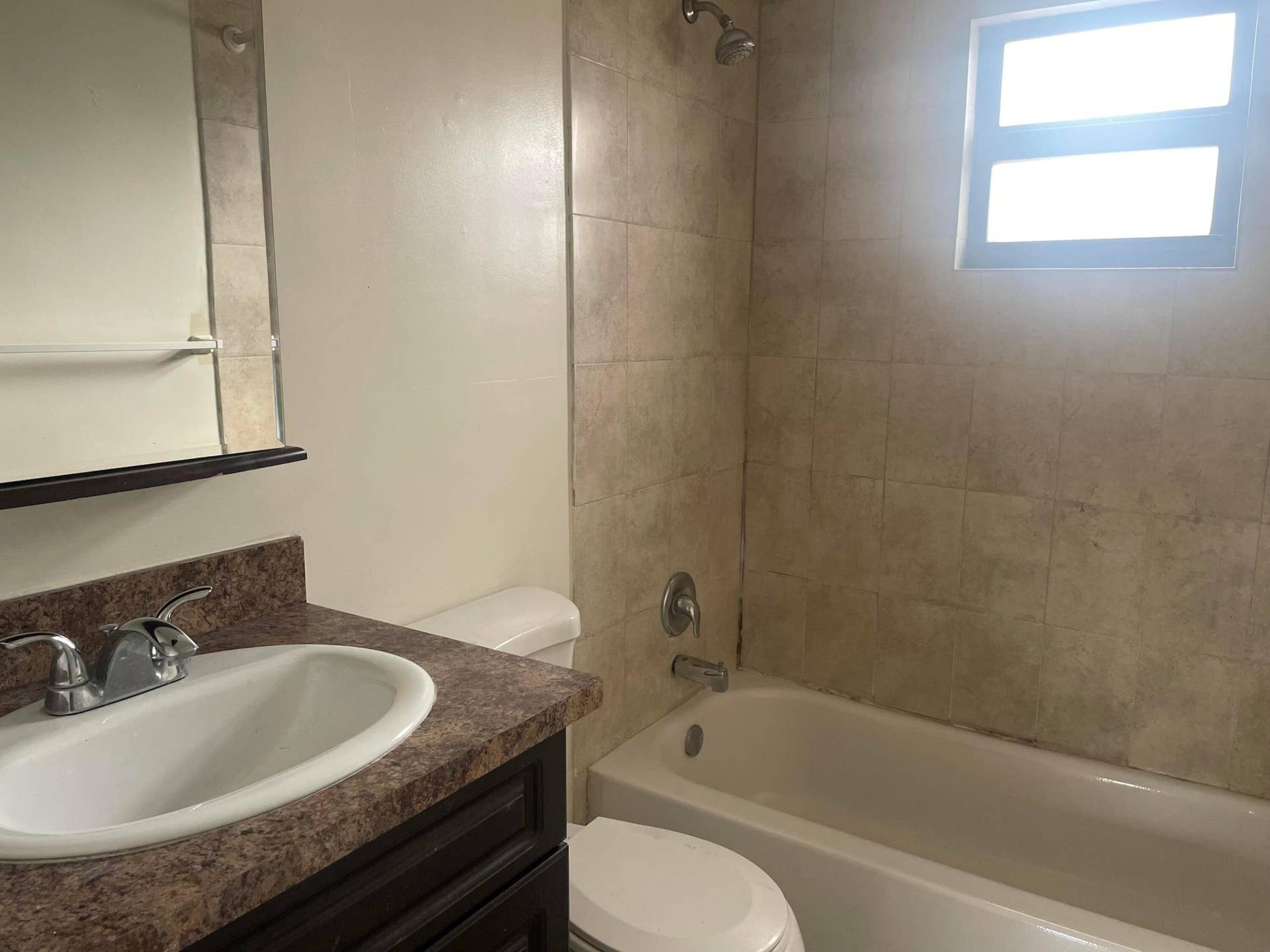2830 Avenue S, #D1, Riviera Beach, FL 33404 Bathroom