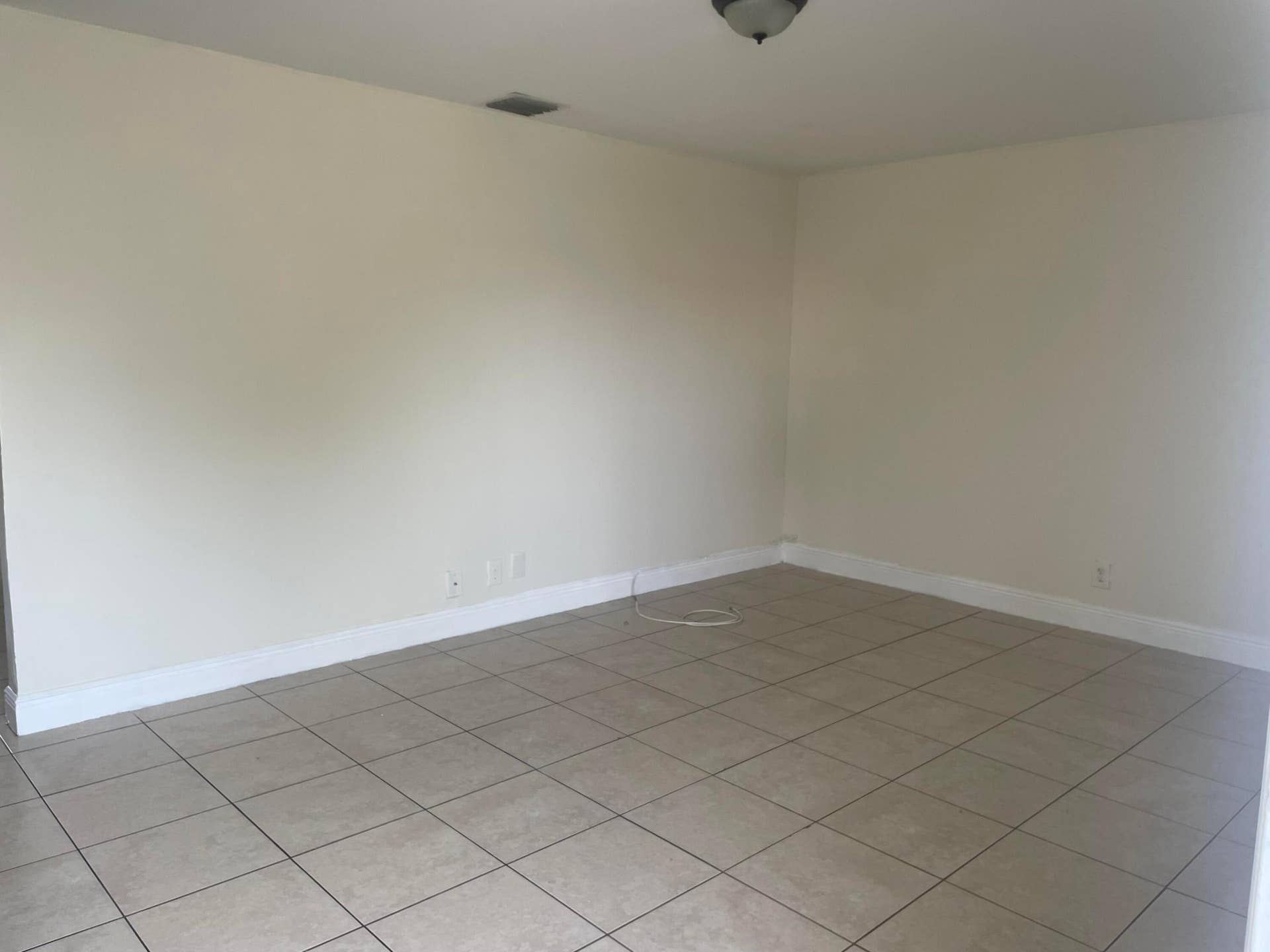 2830 Avenue S, #D1, Riviera Beach, FL 33404 Living room