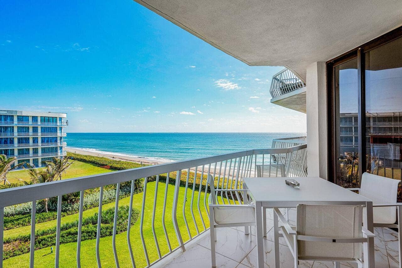 121-2100SouthOceanBoulevard-402N-PalmBea