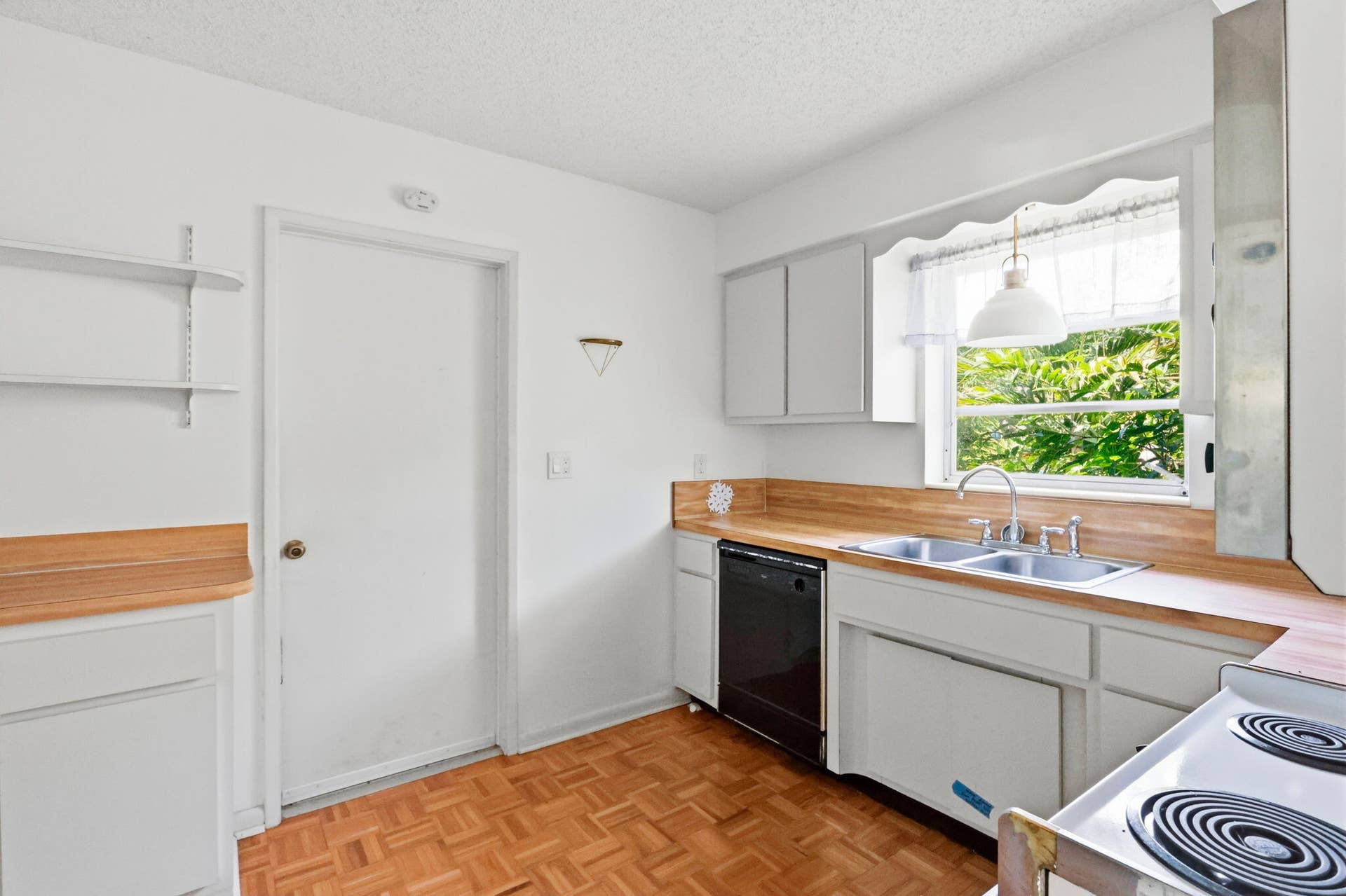 469 NE 35TH Street, Boca Raton, FL 33431 22-web-or-mls-011_0E2A2852
