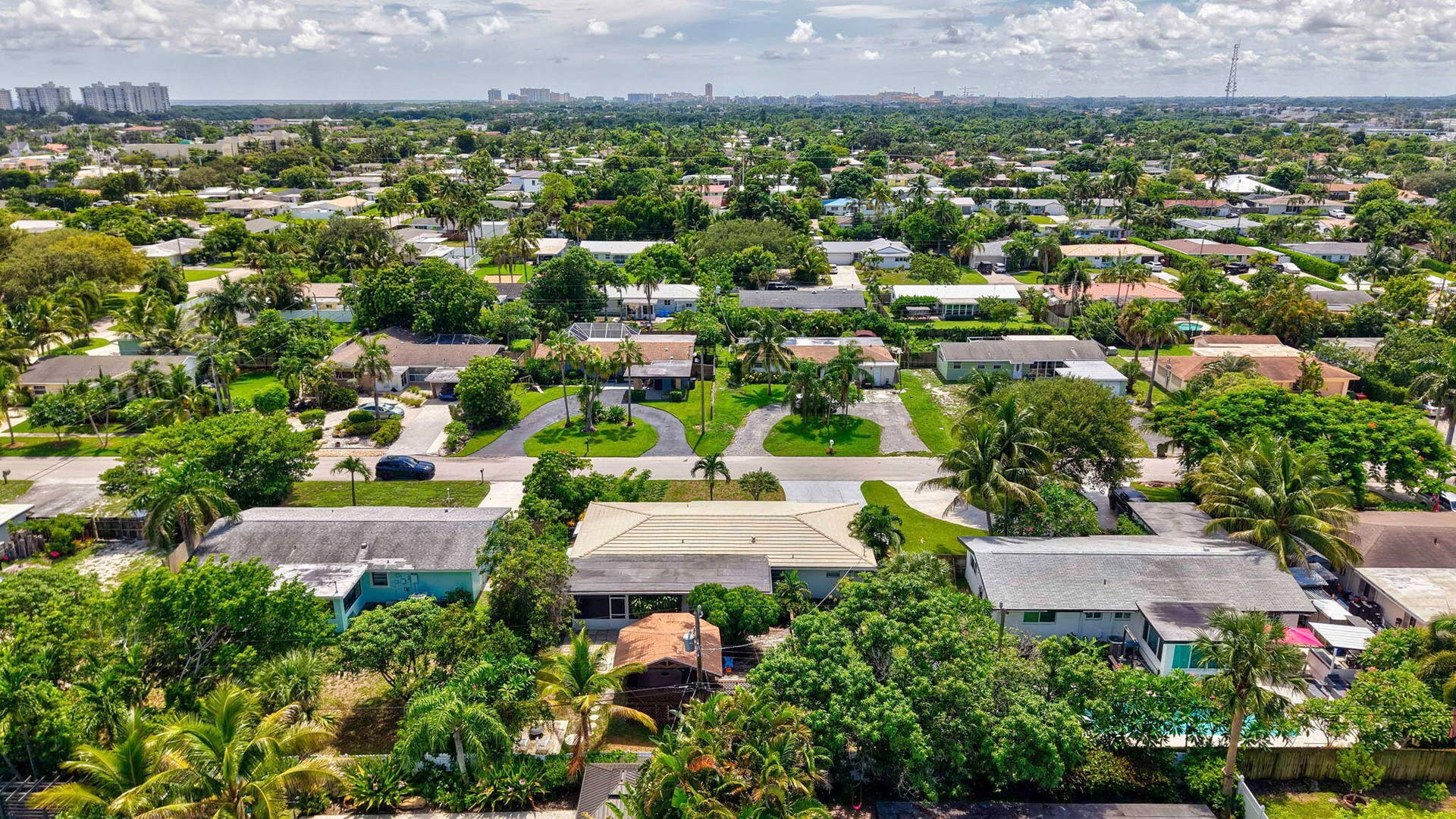 469 NE 35TH Street, Boca Raton, FL 33431 57-web-or-mls-DJI_20260908133520_0256_D_