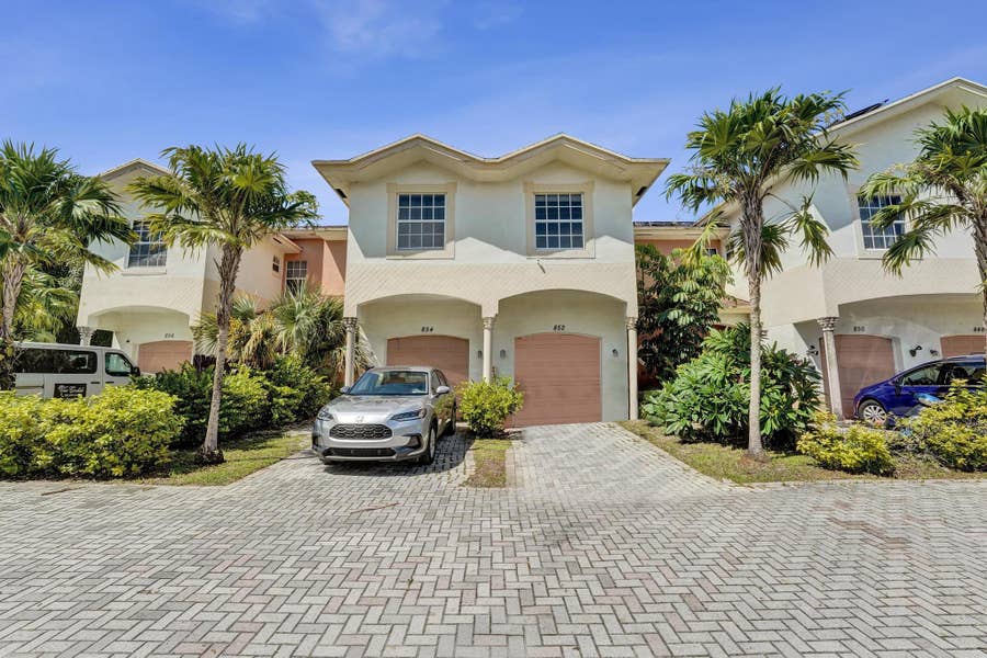 Property photo for 852 NW 9TH Street, Hallandale Beach, FL
