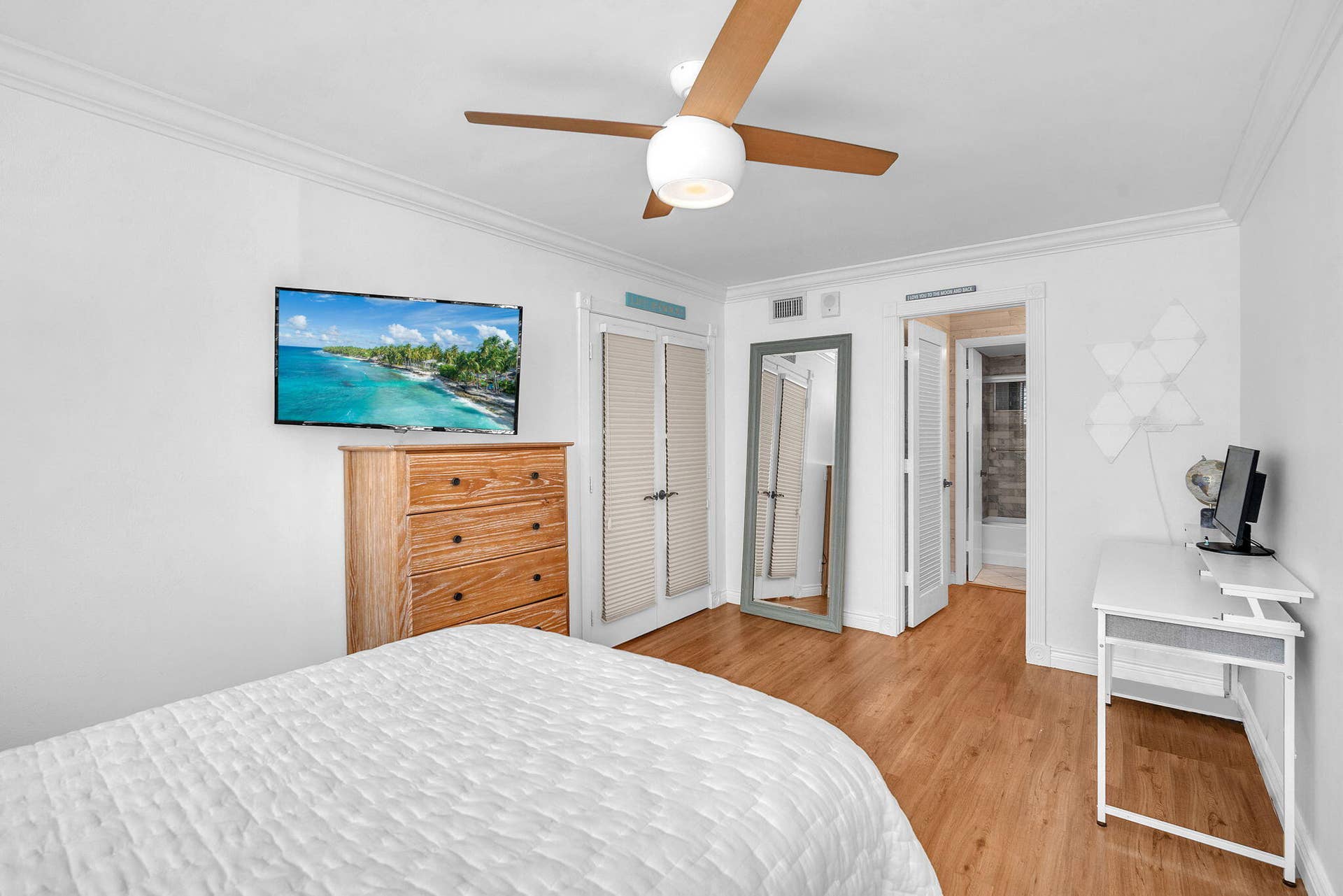 1239 HILLSBORO MILE, #202, Hillsboro Beach, FL 33062 40-web-or-mls-DSC01132