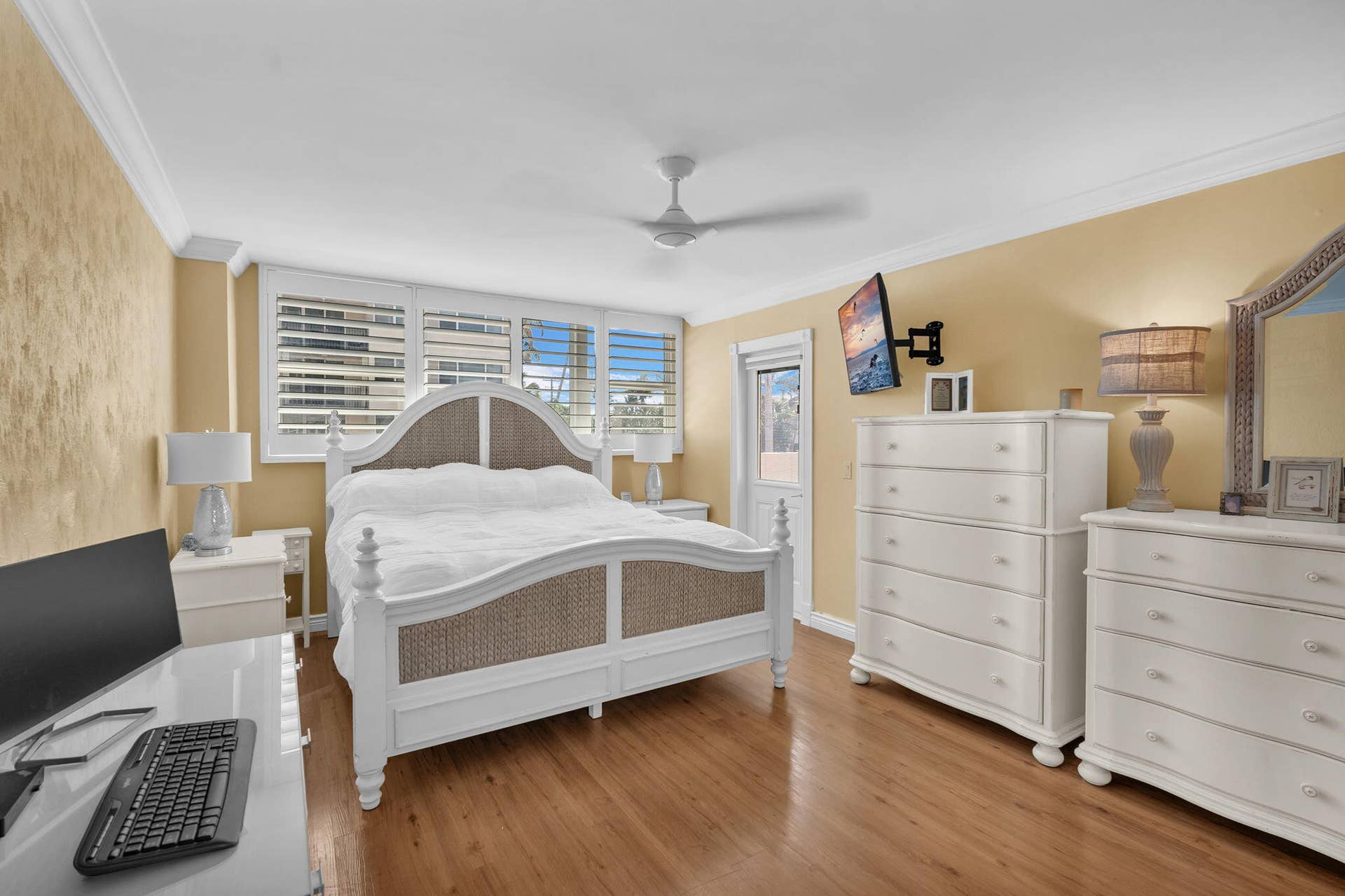 1239 HILLSBORO MILE, #202, Hillsboro Beach, FL 33062 36-web-or-mls-DSC01108