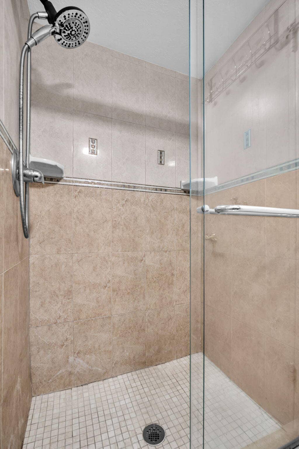 1239 HILLSBORO MILE, #202, Hillsboro Beach, FL 33062 39-web-or-mls-DSC01123