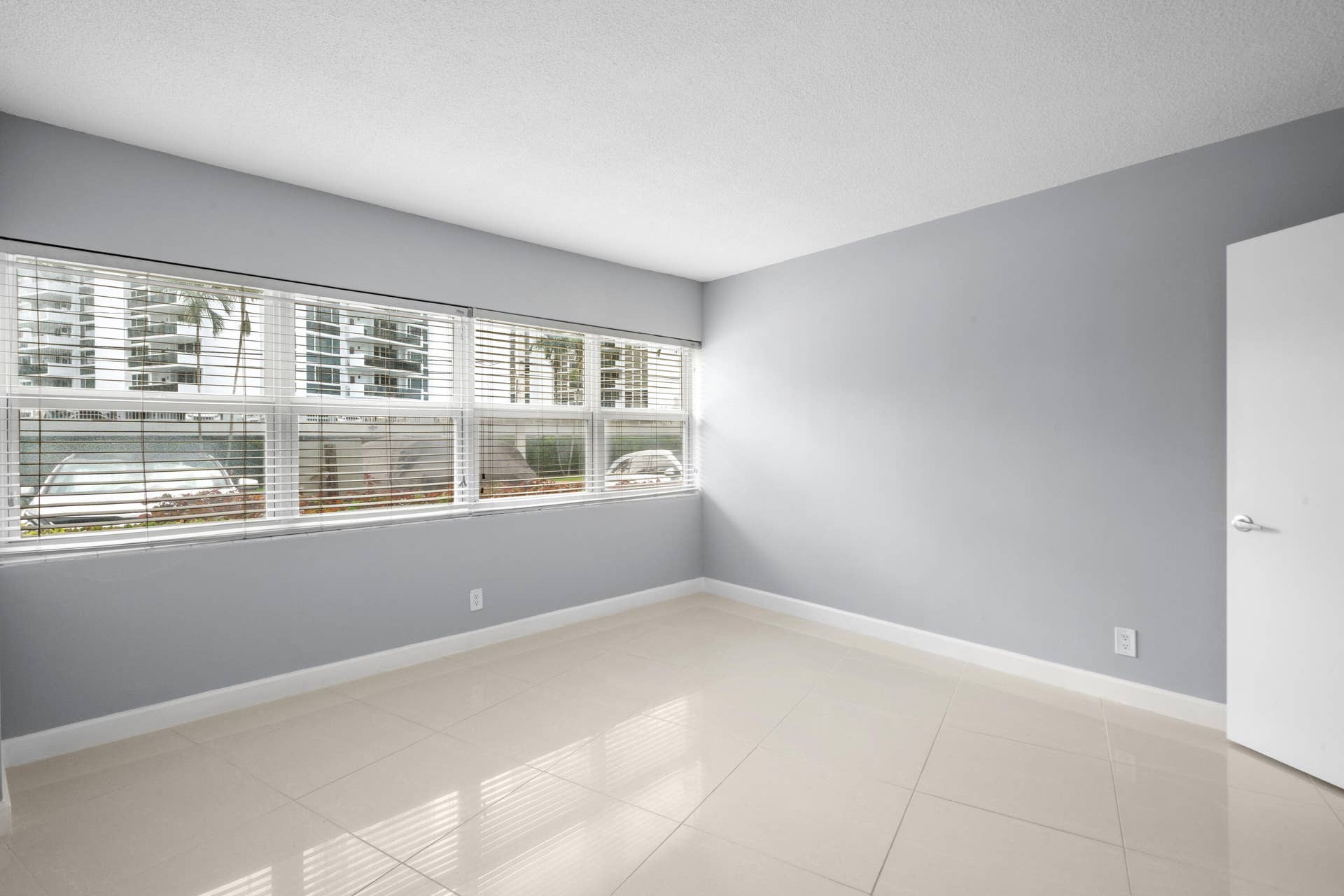 3250 NE 28TH Street, #102, Fort Lauderdale, Fort Lauderdale, FL 33308 DSC06107