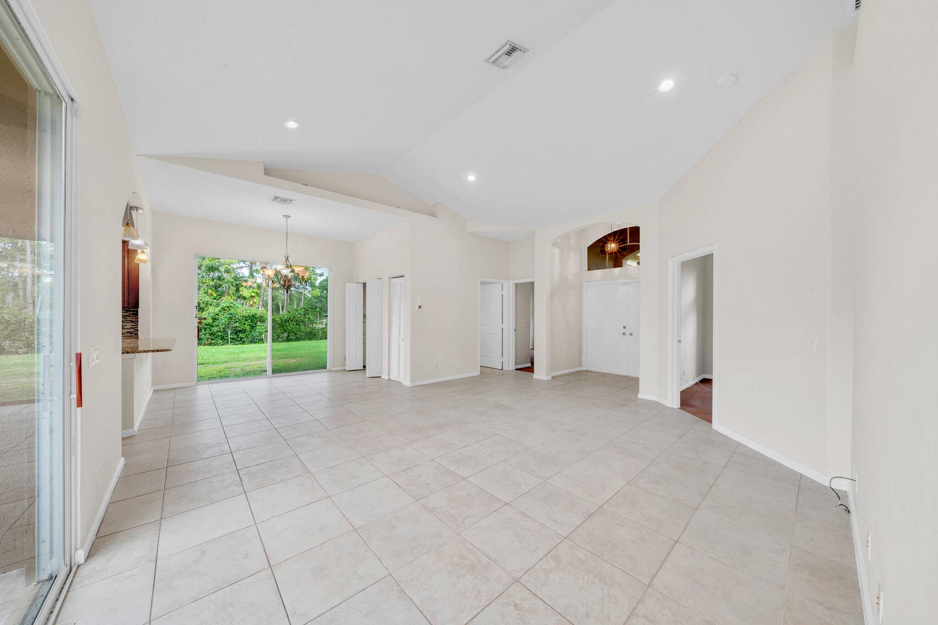 16785 81st Lane N, Loxahatchee, FL 33470 15 Living Area (1)