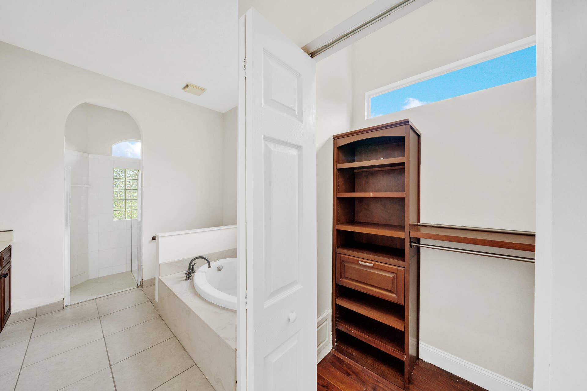 16785 81st Lane N, Loxahatchee, FL 33470 Primary Suite Bathroom