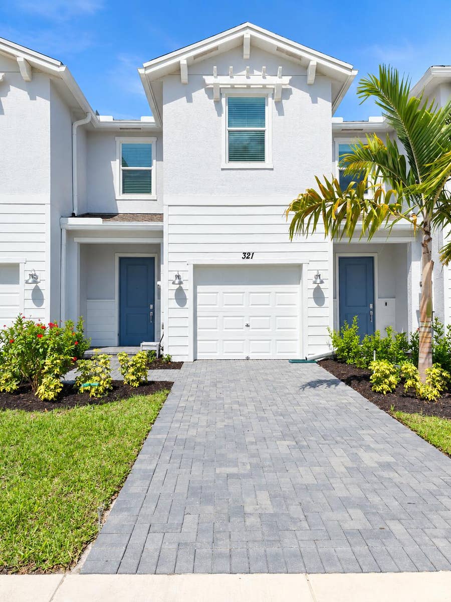 Property photo for 321 SE CROSSOAK Lane, Port St Lucie, FL
