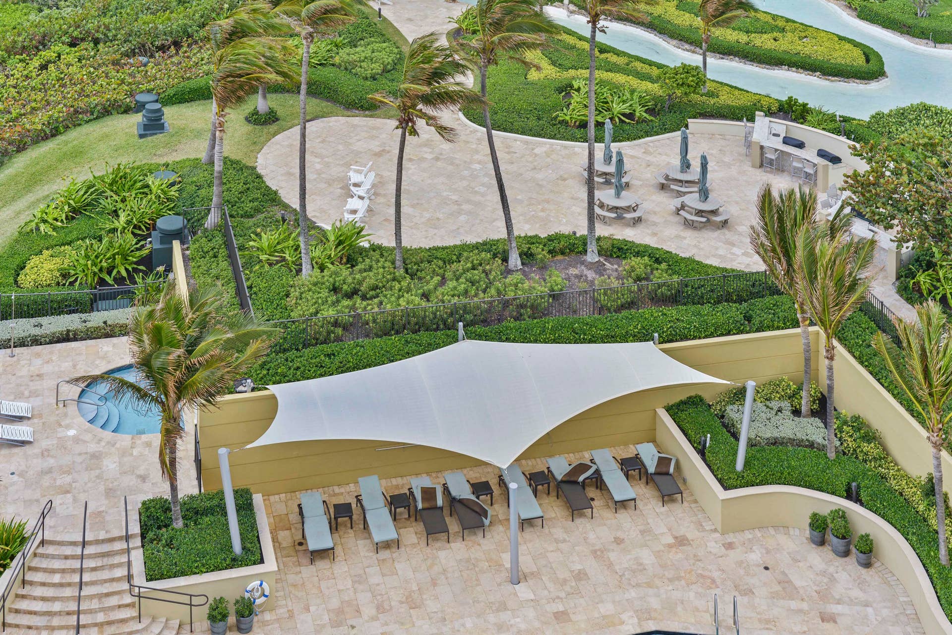 500 S Ocean Boulevard, #2204, Boca Raton, FL 33432 Lounges and Barbecues