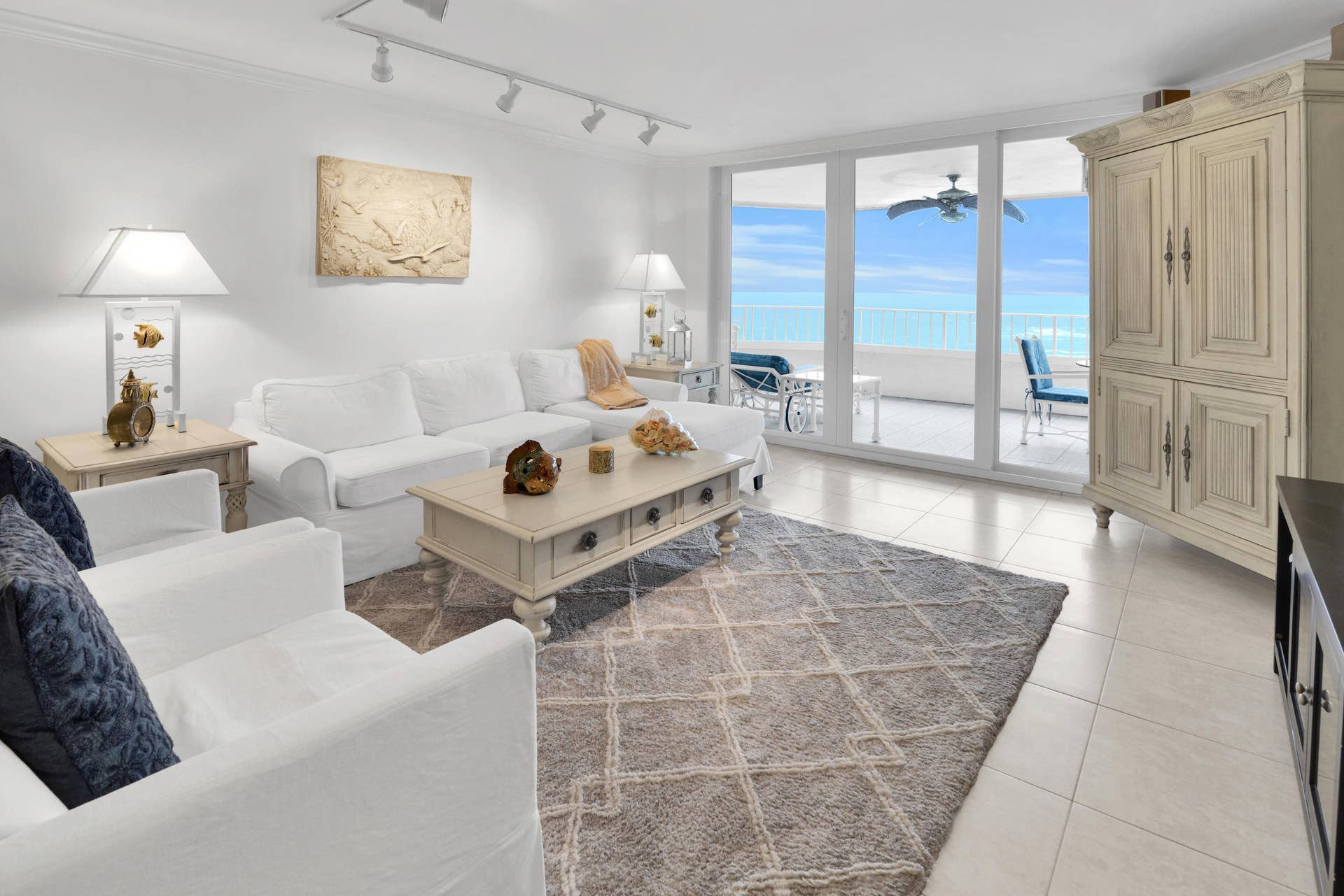 500 S Ocean Boulevard, #2204, Boca Raton, FL 33432 Living
