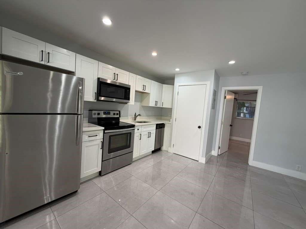 820 N Victoria Park Road, #3, Fort Lauderdale, Fort Lauderdale, FL 33304 Photo 2
