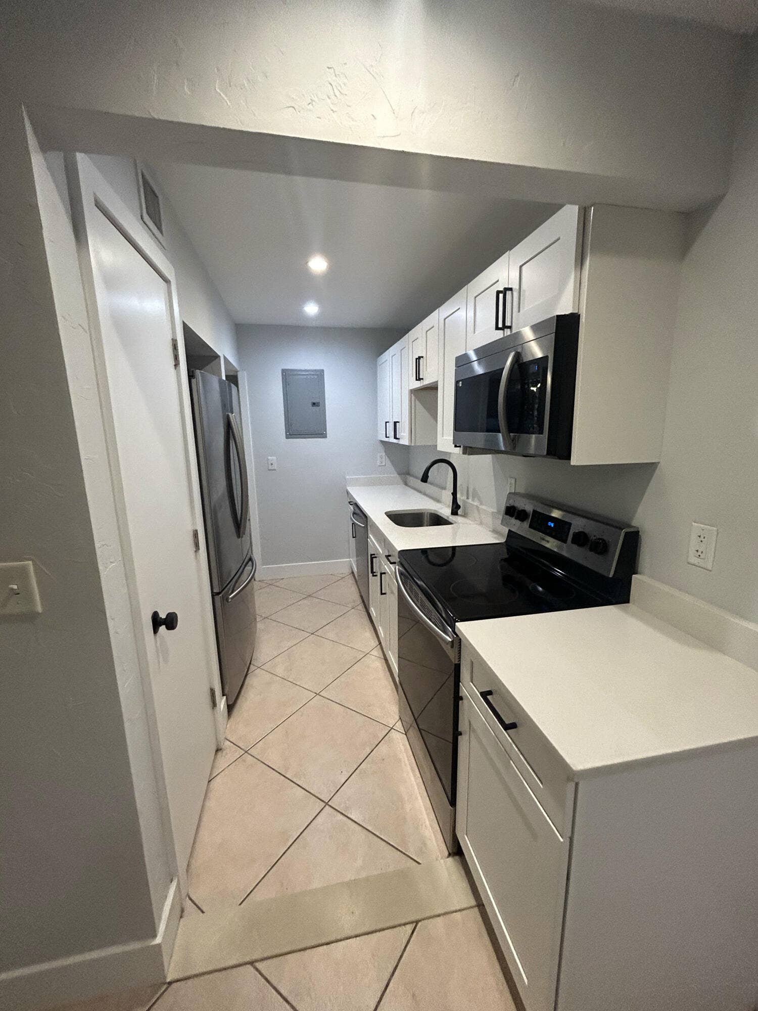 820 N Victoria Park Road, #5, Fort Lauderdale, Fort Lauderdale, FL 33304 IMG_4502