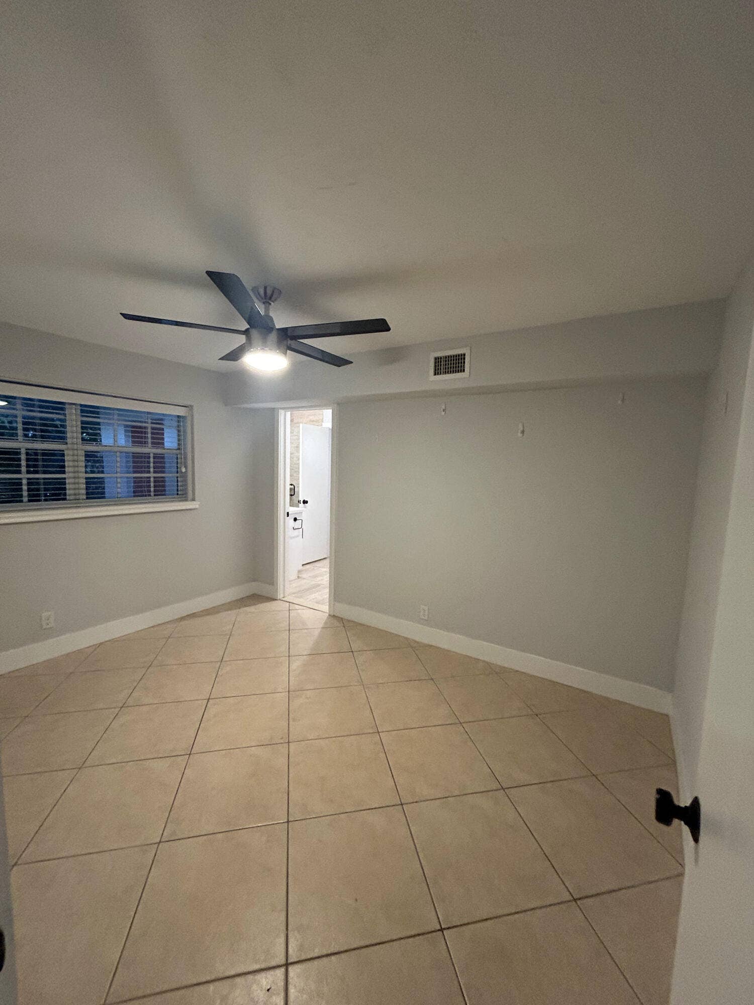 820 N Victoria Park Road, #5, Fort Lauderdale, Fort Lauderdale, FL 33304 IMG_4508
