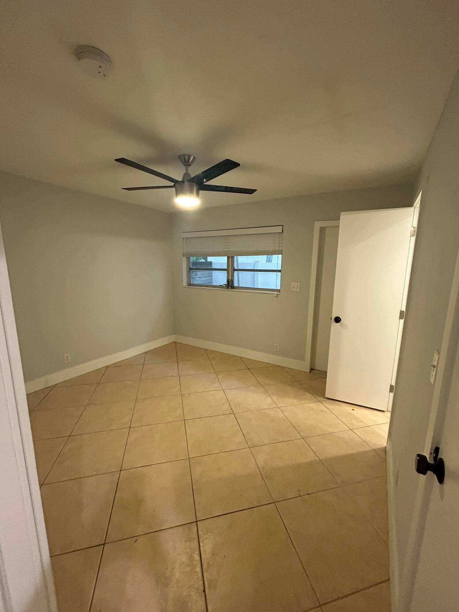 820 N Victoria Park Road, #5, Fort Lauderdale, Fort Lauderdale, FL 33304 IMG_4503