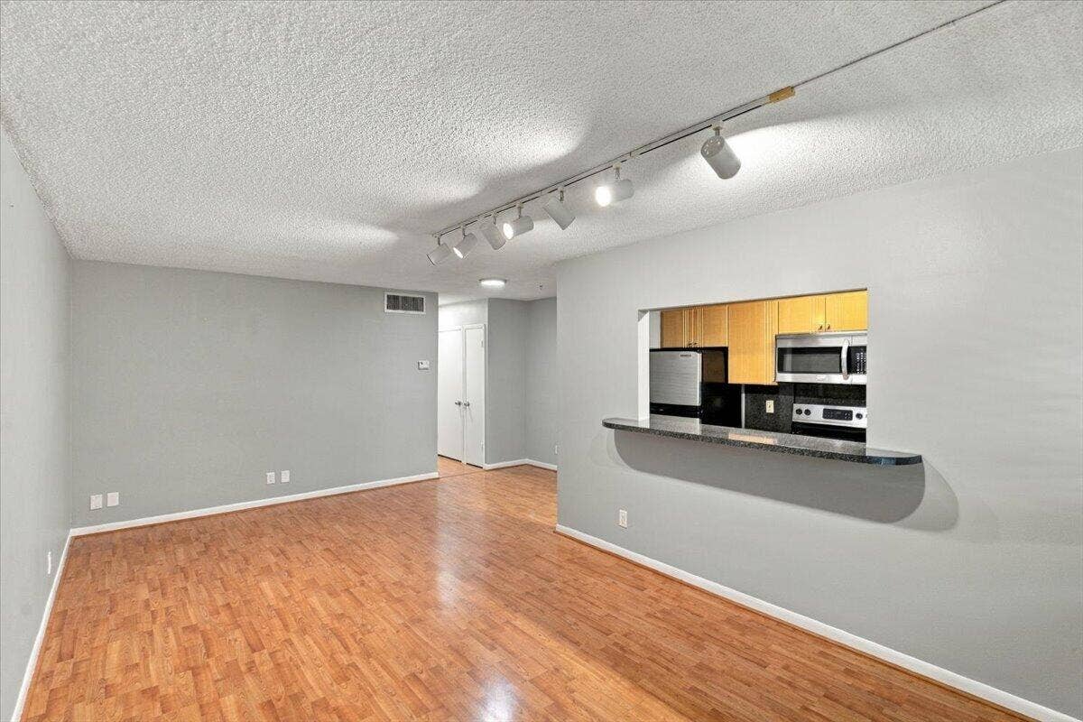 2110 NE 39TH Street, #8B, Fort Lauderdale, Fort Lauderdale, FL 33308 17-DSC_2547