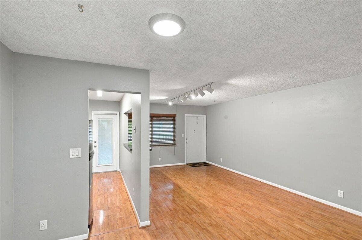 2110 NE 39TH Street, #8B, Fort Lauderdale, Fort Lauderdale, FL 33308 21-DSC_2559