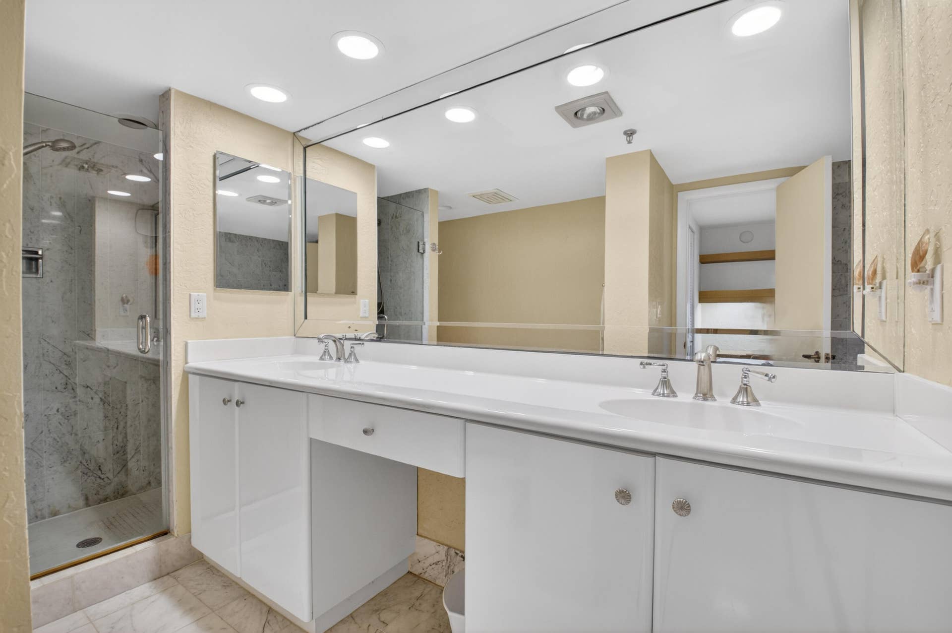 2917 S Ocean Boulevard, #902, Highland Beach, FL 33487 DSC_9459