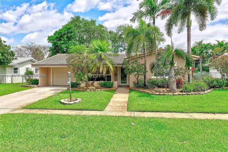 Property photo for 4205 MCKINLEY Street, Hollywood, FL