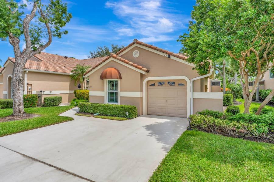 Property photo for 204 Sabal Palm Lane, Palm Beach Gardens, FL