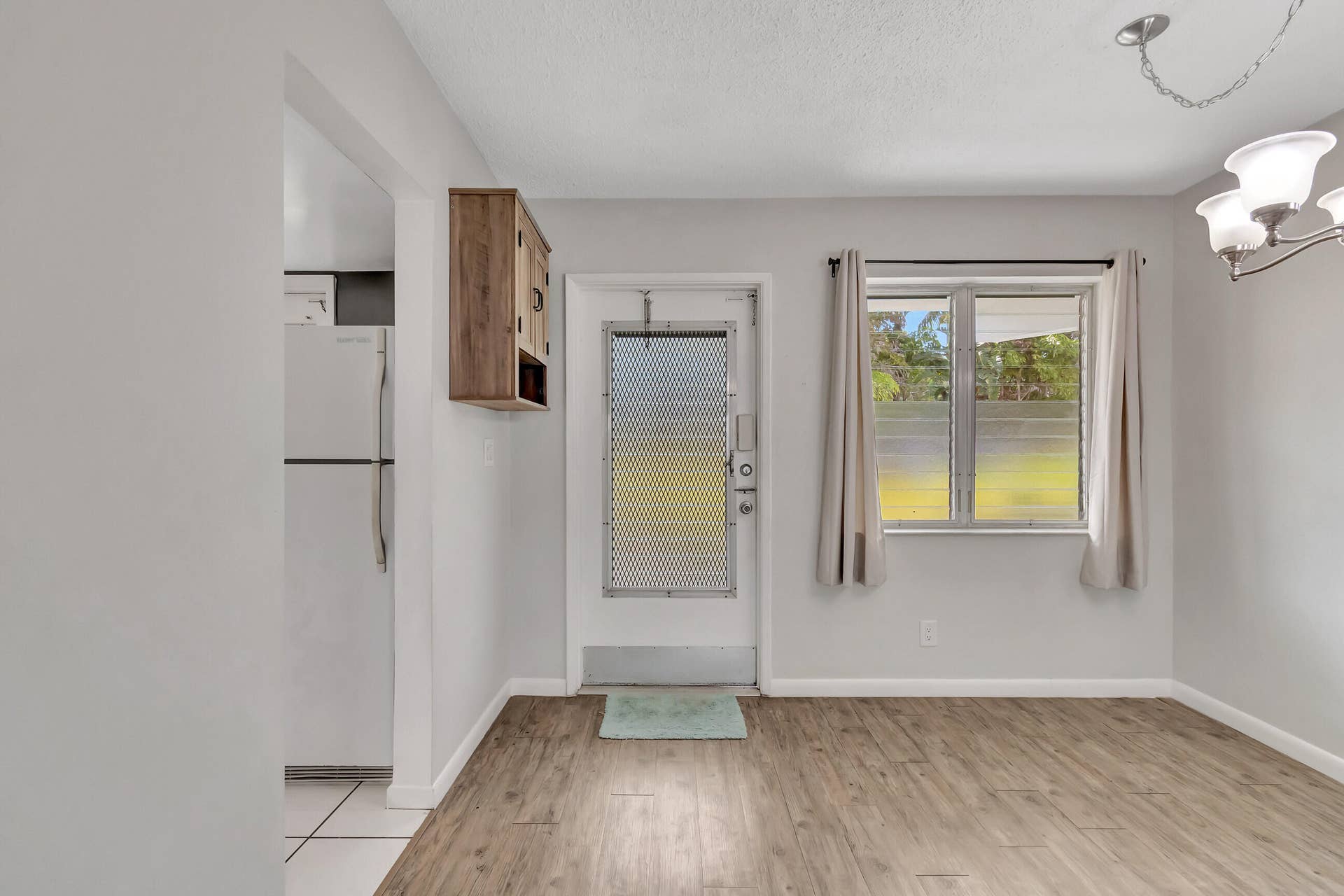 2161 NE 42nd Court, #116, Lighthouse Point, FL 33064 Entrance Foyer