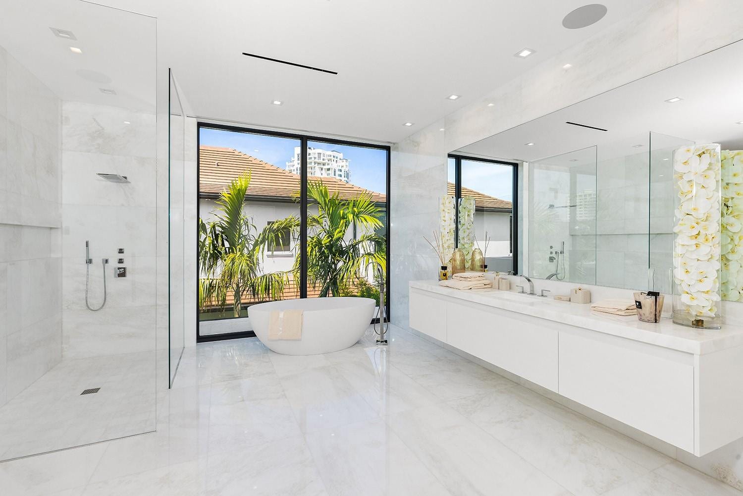 68 ISLA BAHIA Drive, Fort Lauderdale, FL 33316 There is a shade here and now the window has a gradient frost toward the bottom