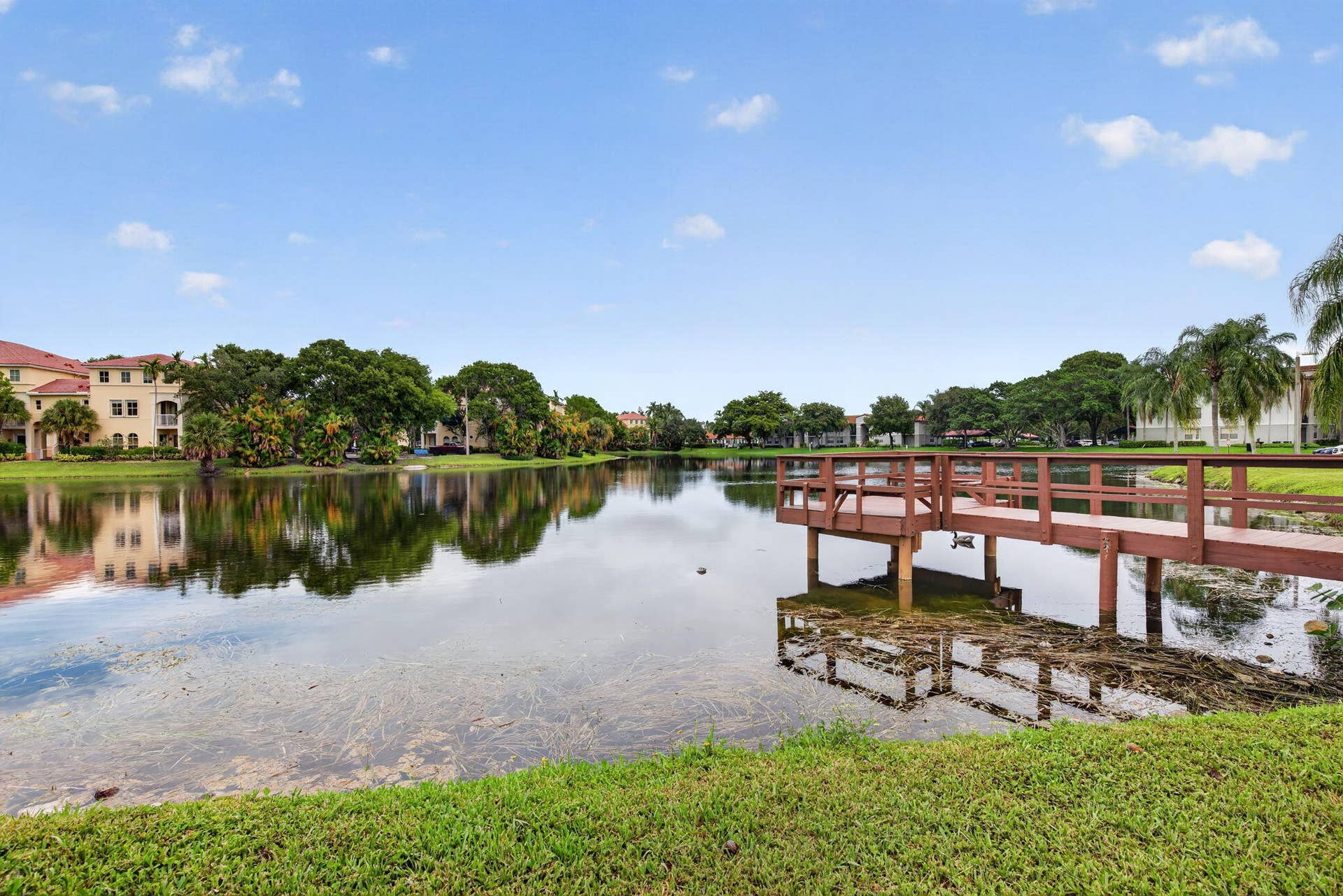250 Jacaranda Drive, #411, Plantation, FL 33324 20 Community Lake