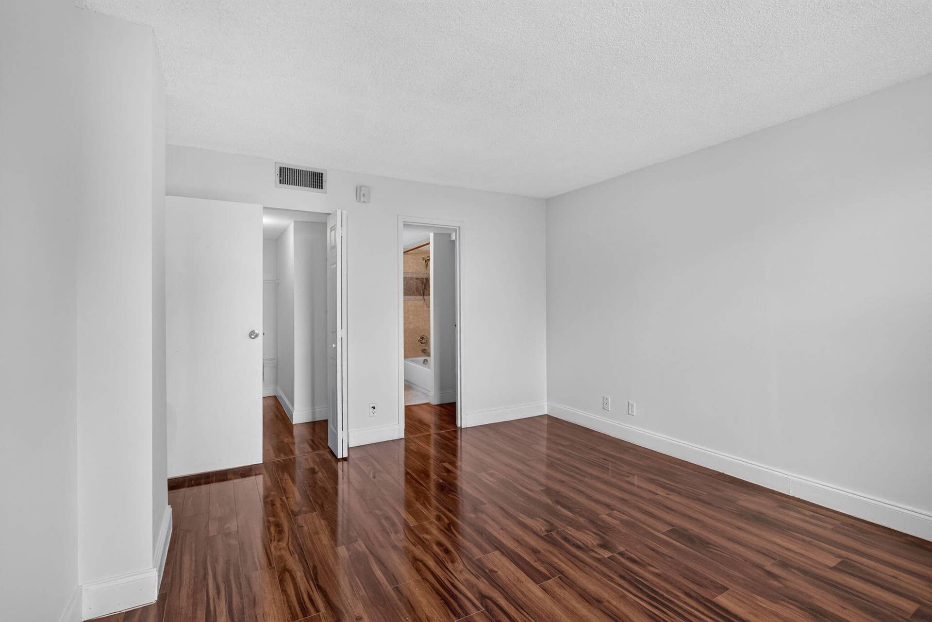 250 Jacaranda Drive, #411, Plantation, FL 33324 10 Primary Bedroom