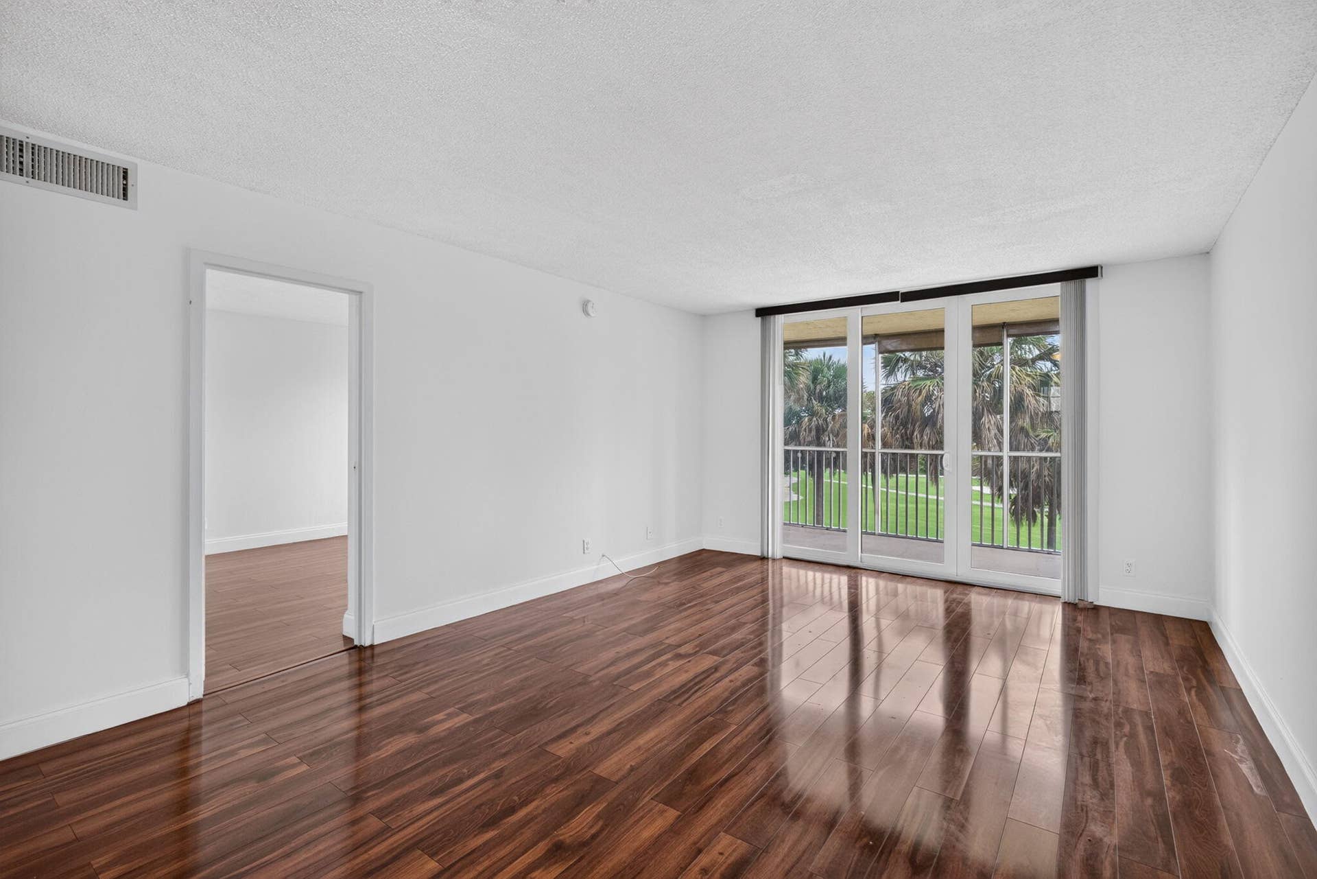 250 Jacaranda Drive, #411, Plantation, FL 33324 05 Living Room