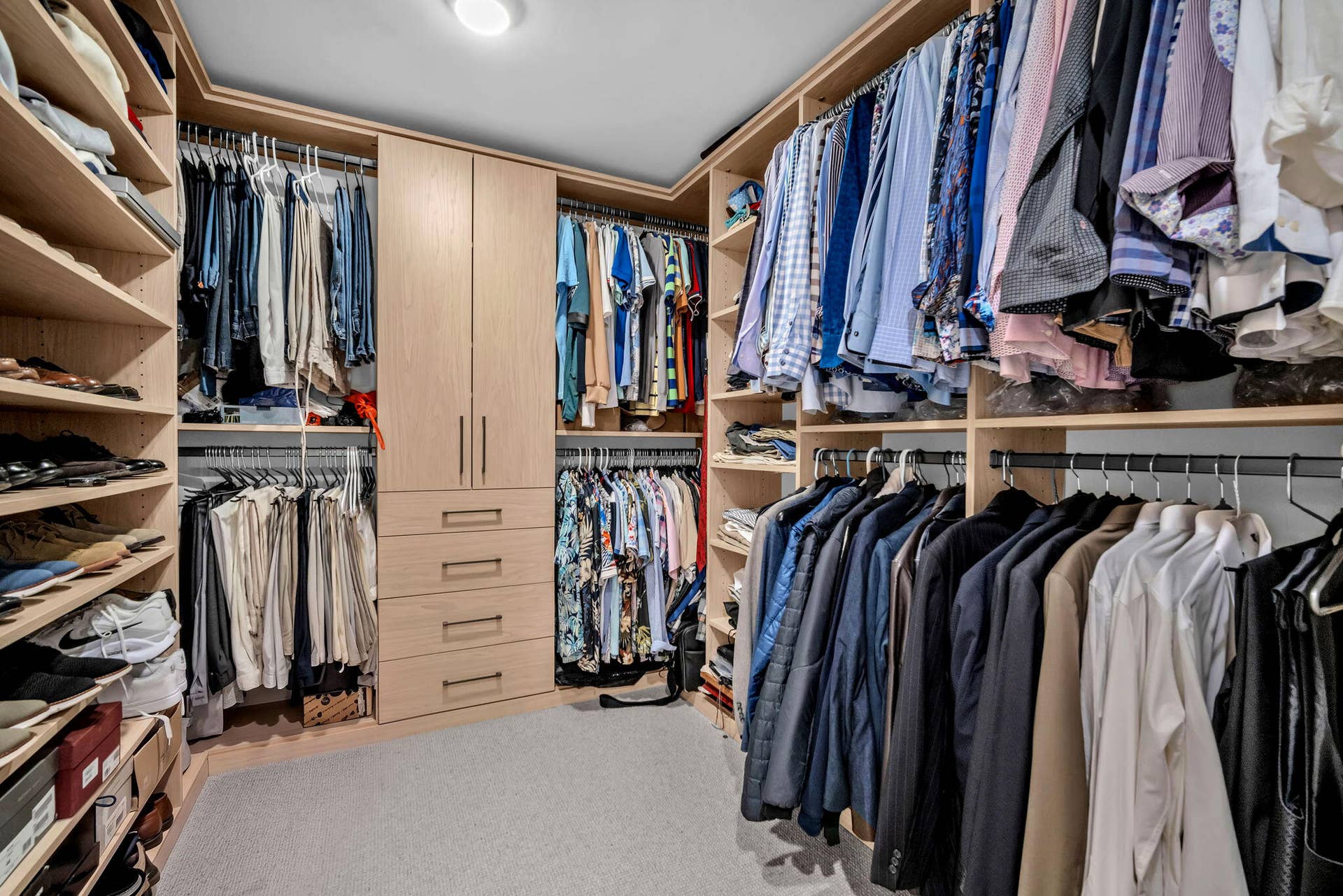 333 LAS OLAS Way, #3502, Fort Lauderdale, FL 33301 closet5231