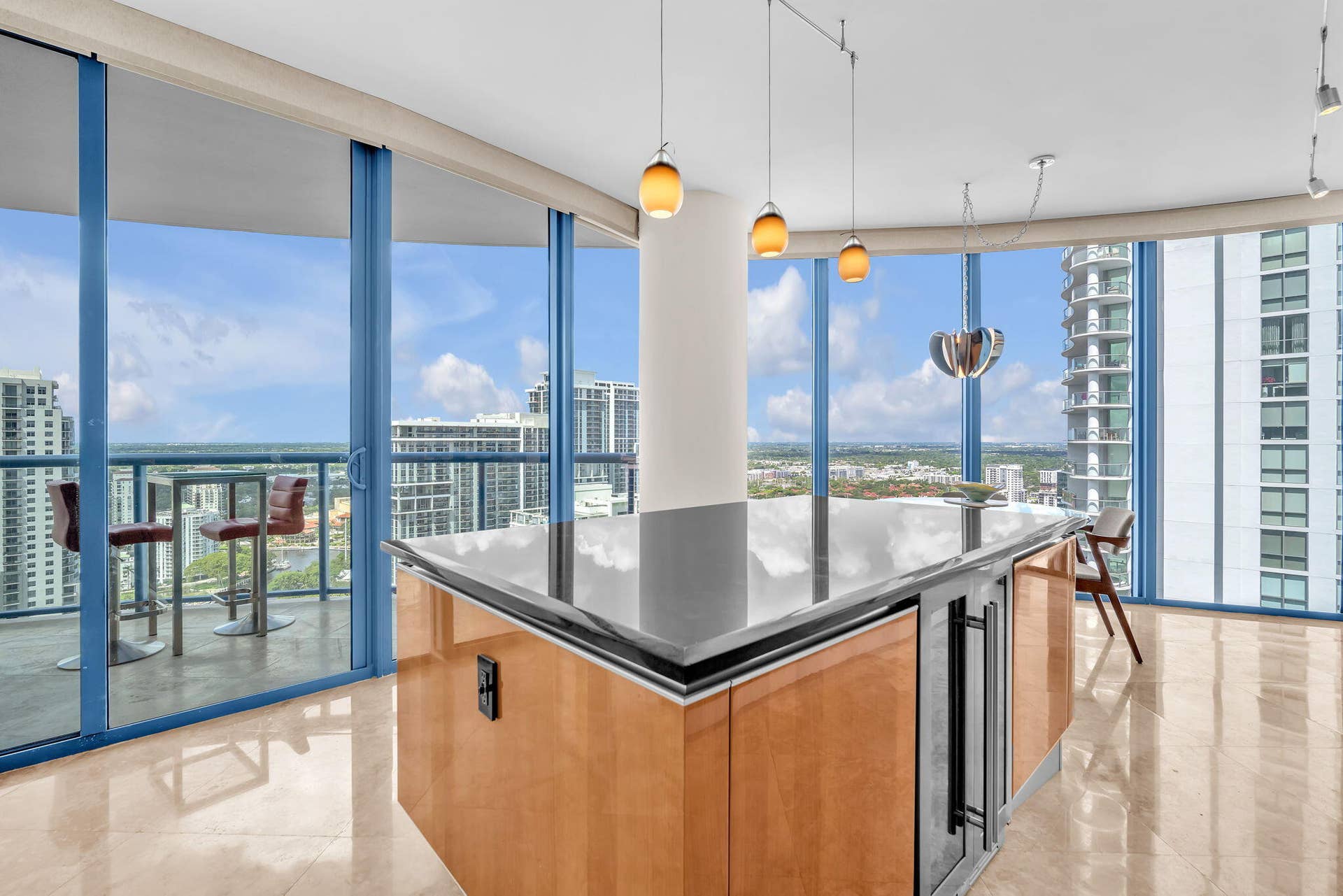 333 LAS OLAS Way, #3502, Fort Lauderdale, FL 33301 kit 5208