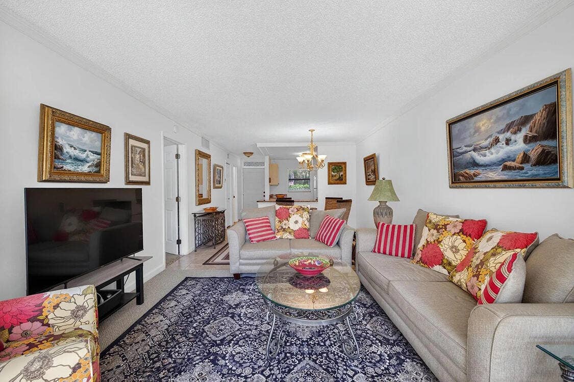 1541 S OCEAN Boulevard, #122, Lauderdale By The Sea, FL 33062 living room