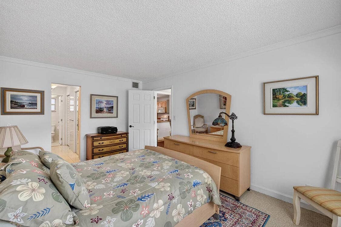 1541 S OCEAN Boulevard, #122, Lauderdale By The Sea, FL 33062 bedroom