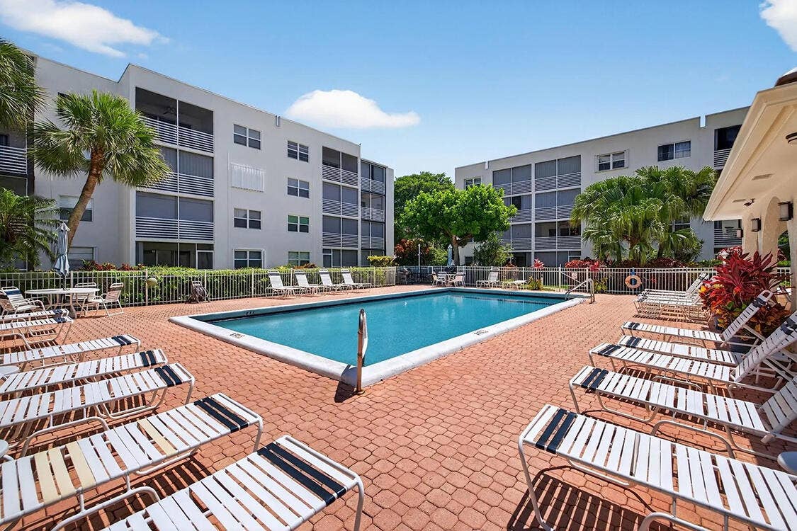 1541 S OCEAN Boulevard, #122, Lauderdale By The Sea, FL 33062 community pool