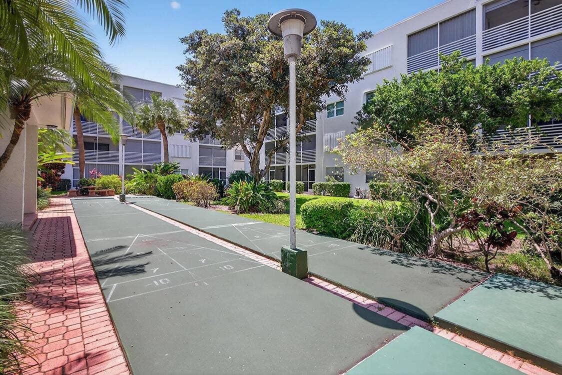 1541 S OCEAN Boulevard, #122, Lauderdale By The Sea, FL 33062 shuffleboard