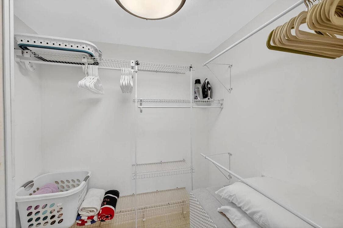 1541 S OCEAN Boulevard, #122, Lauderdale By The Sea, FL 33062 walk in closet