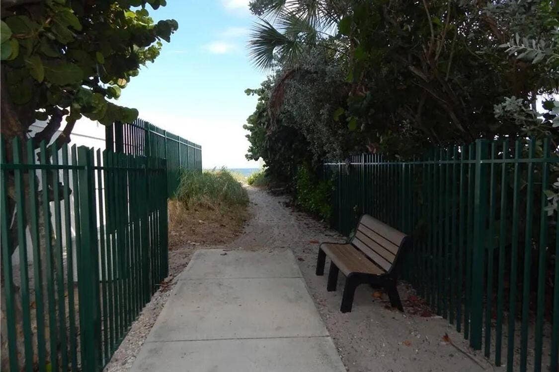 1541 S OCEAN Boulevard, #122, Lauderdale By The Sea, FL 33062 Beach Access 3