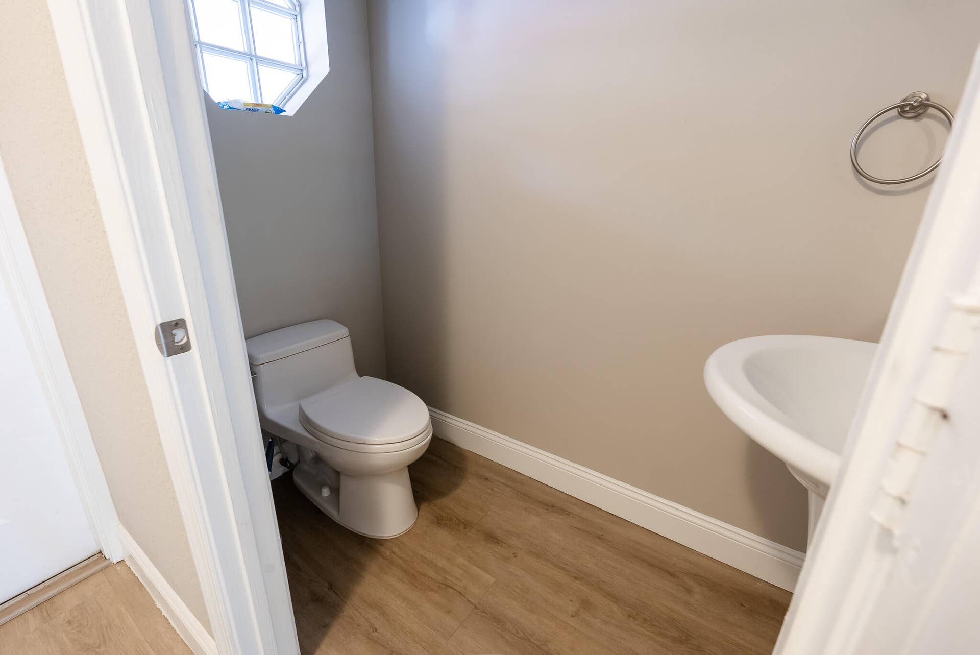 POWDER ROOM OFF FOYER