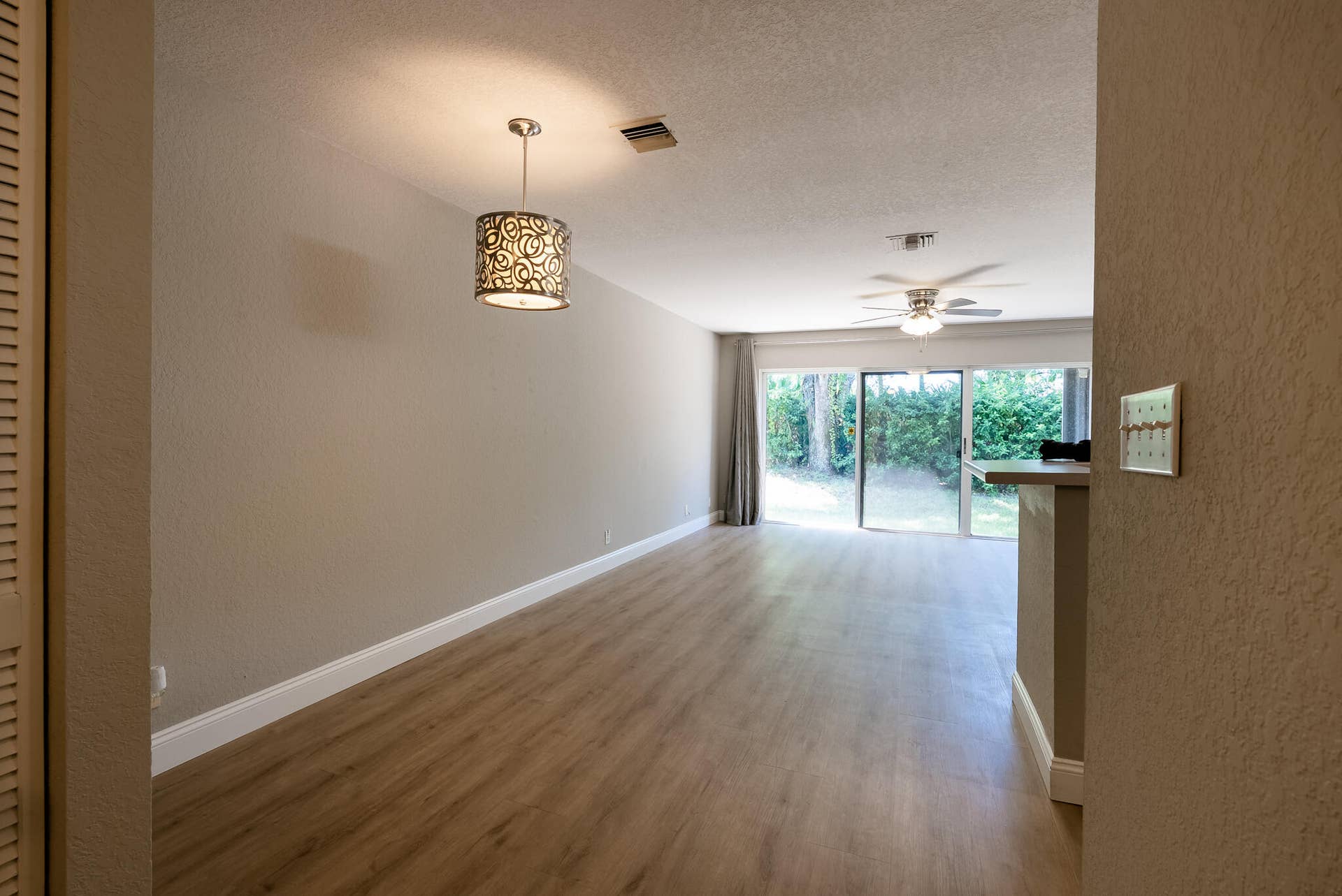 COMBO DINING & LIVING ROOM