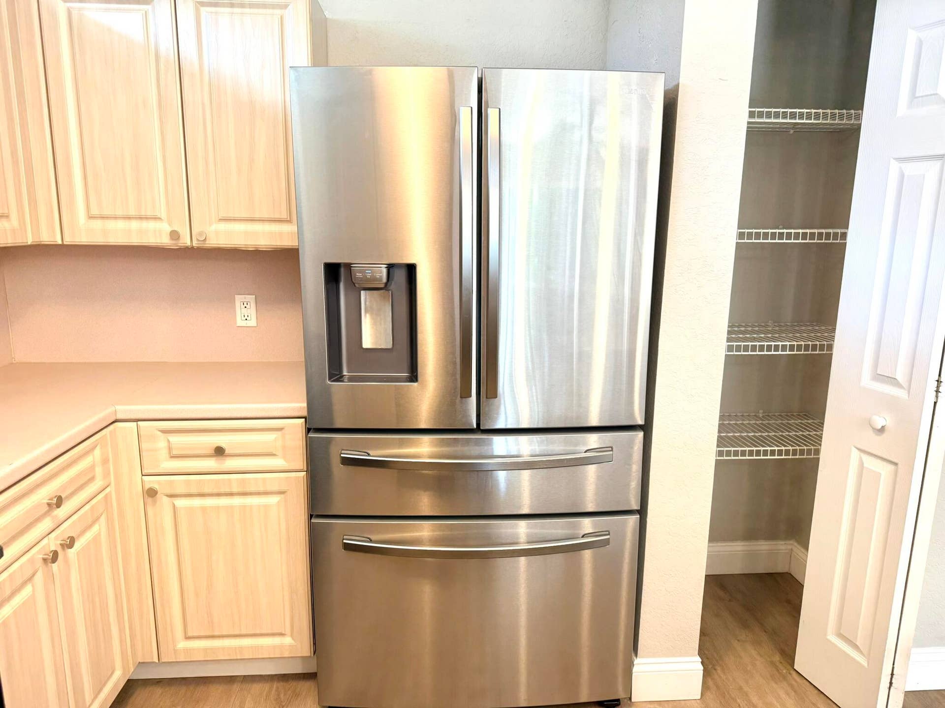 SAMSUNG FRIG & PANTRY