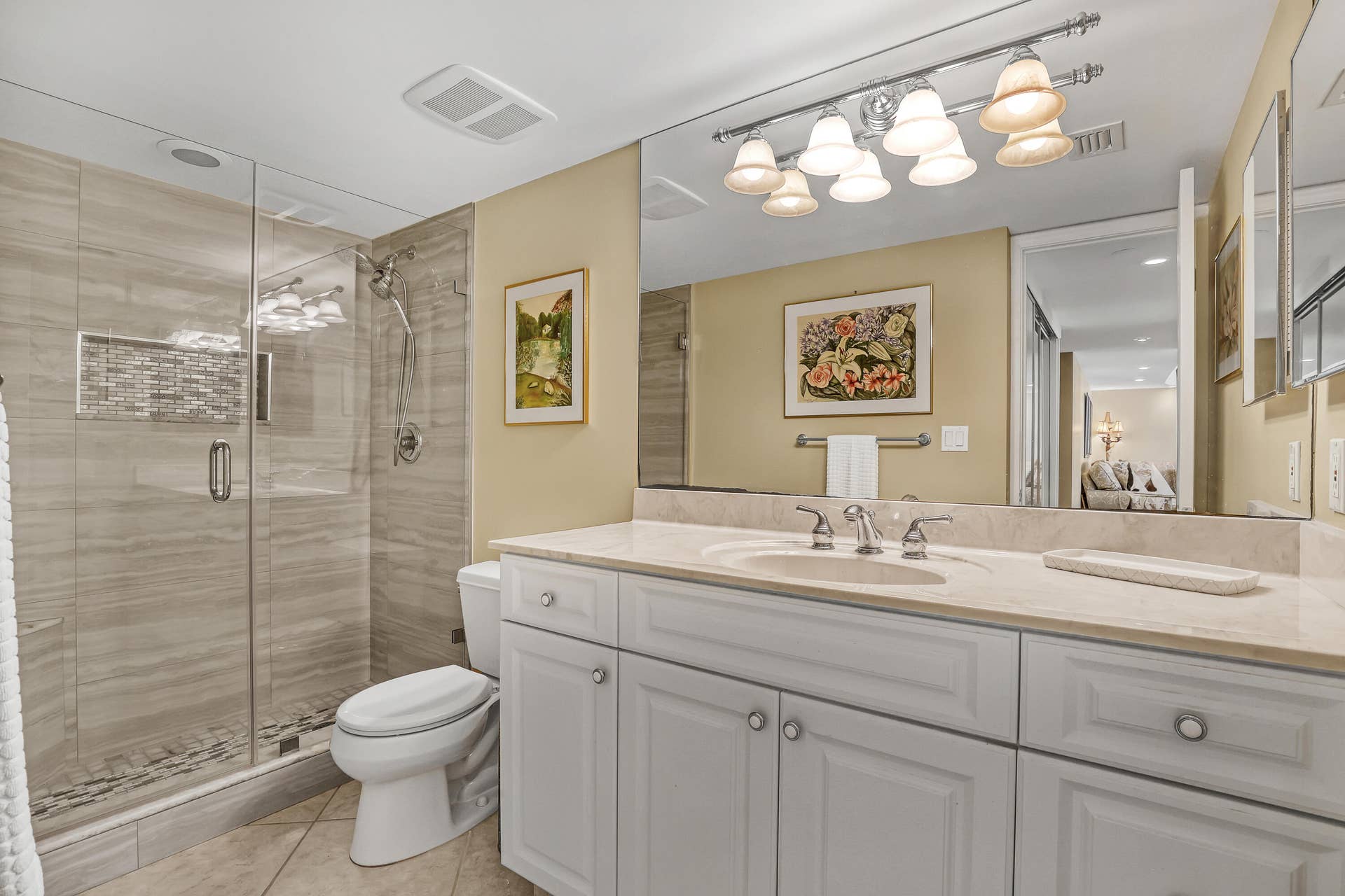 4200 N OCEAN Drive, #2-403, Singer Island, FL 33404 Guest Bath