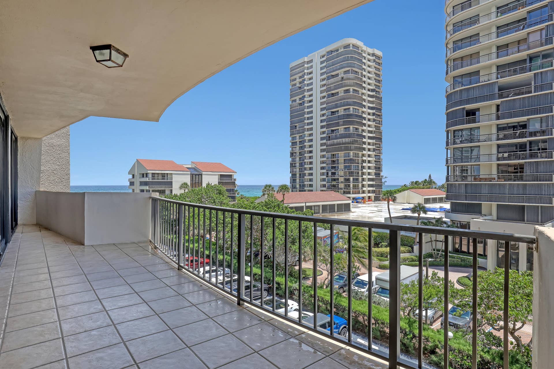 4200 N OCEAN Drive, #2-403, Singer Island, FL 33404 Spacious balcony