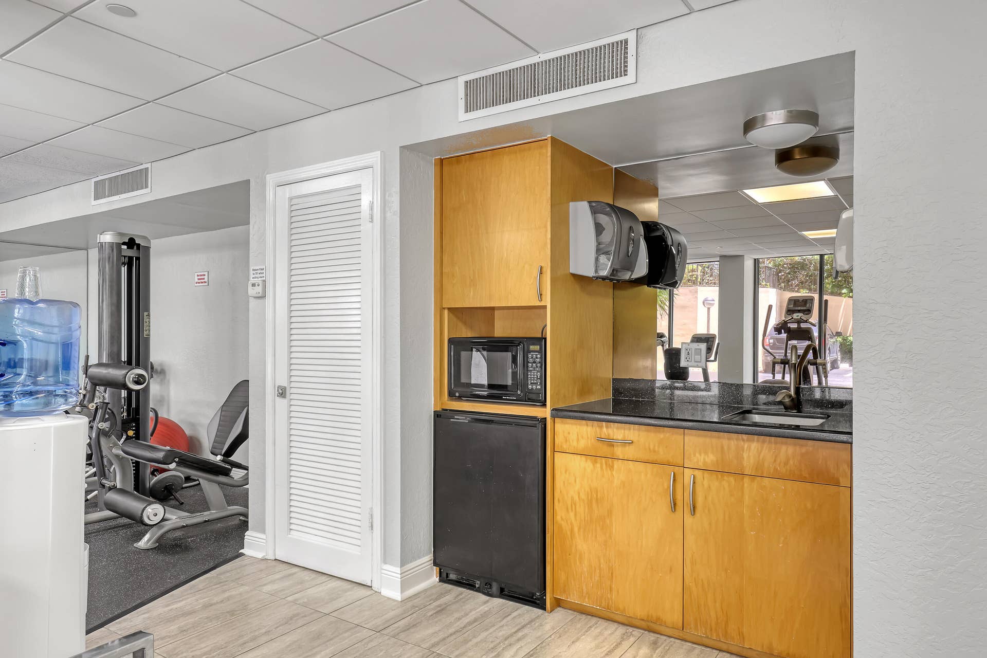 4200 N OCEAN Drive, #2-403, Singer Island, FL 33404 fitness room