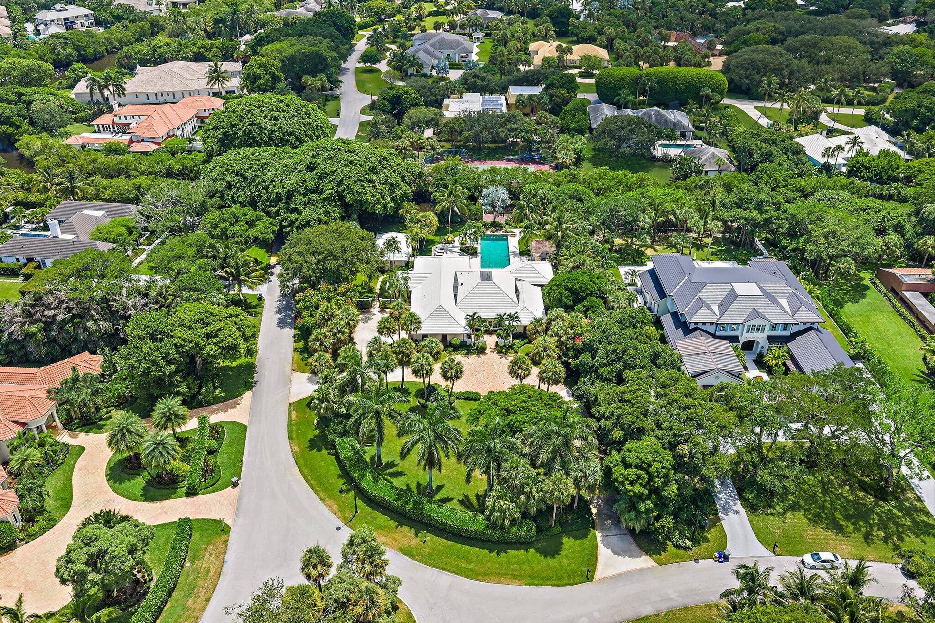12420 Plantation Lane, North Palm Beach, FL 33408 PRIME Seminole location... corner lot, great elevation