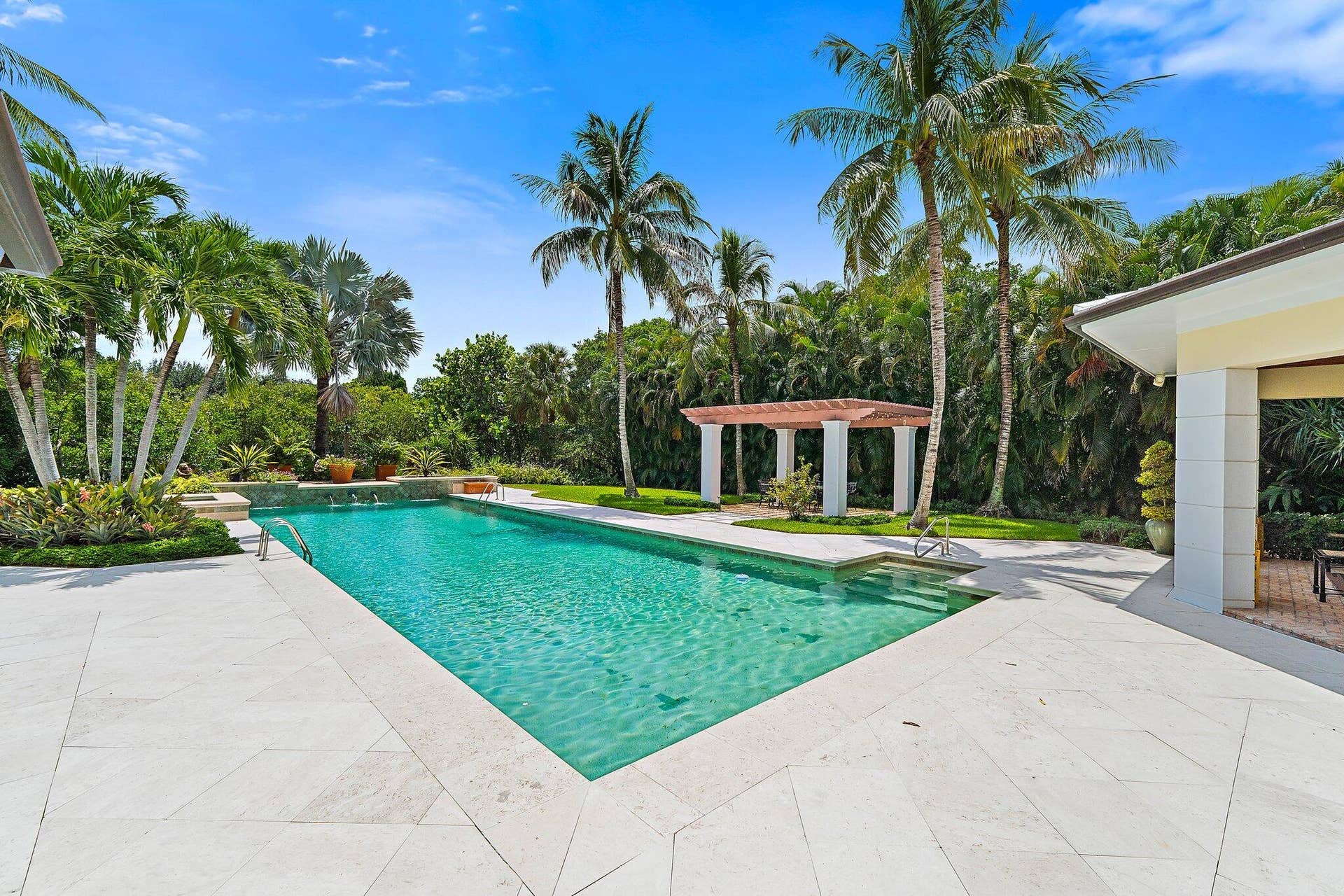 12420 Plantation Lane, North Palm Beach, FL 33408 Lush Green Surroundings