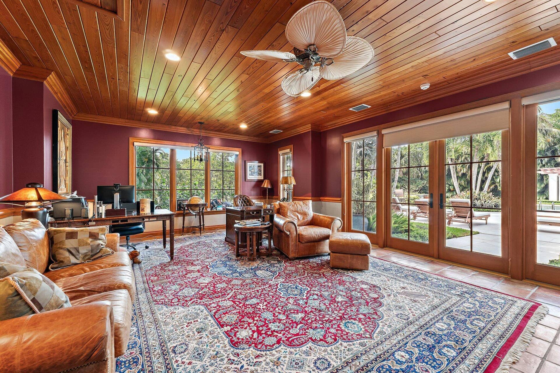 12420 Plantation Lane, North Palm Beach, FL 33408 625 sq. ft guest house features kitchenette, full bath